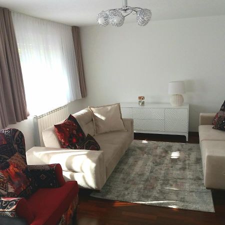 Apartment Esha SJJ Exterior foto